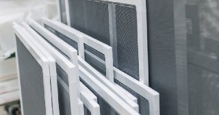 Москитные сетки на пластиковые окна Тихвин купить по цене от 941 руб.
